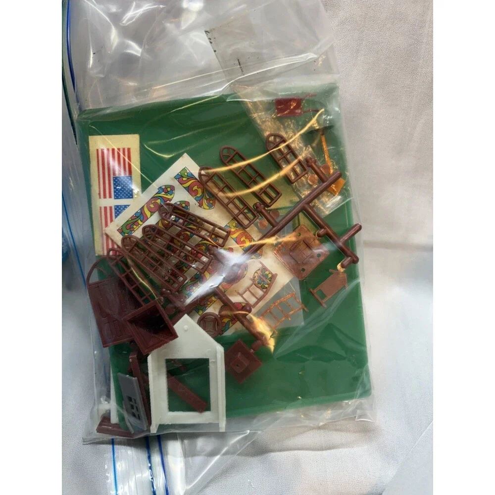 Vintage Life Like HO Scale Santa Fe Model Railroad Train Set #8892